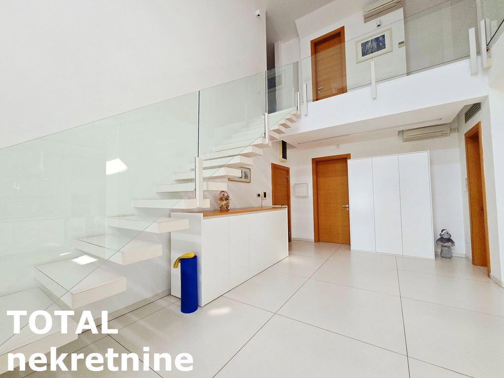 Višesoban stan na prodaju, Centar, Novi Sad, 352m², 1.573.840 €