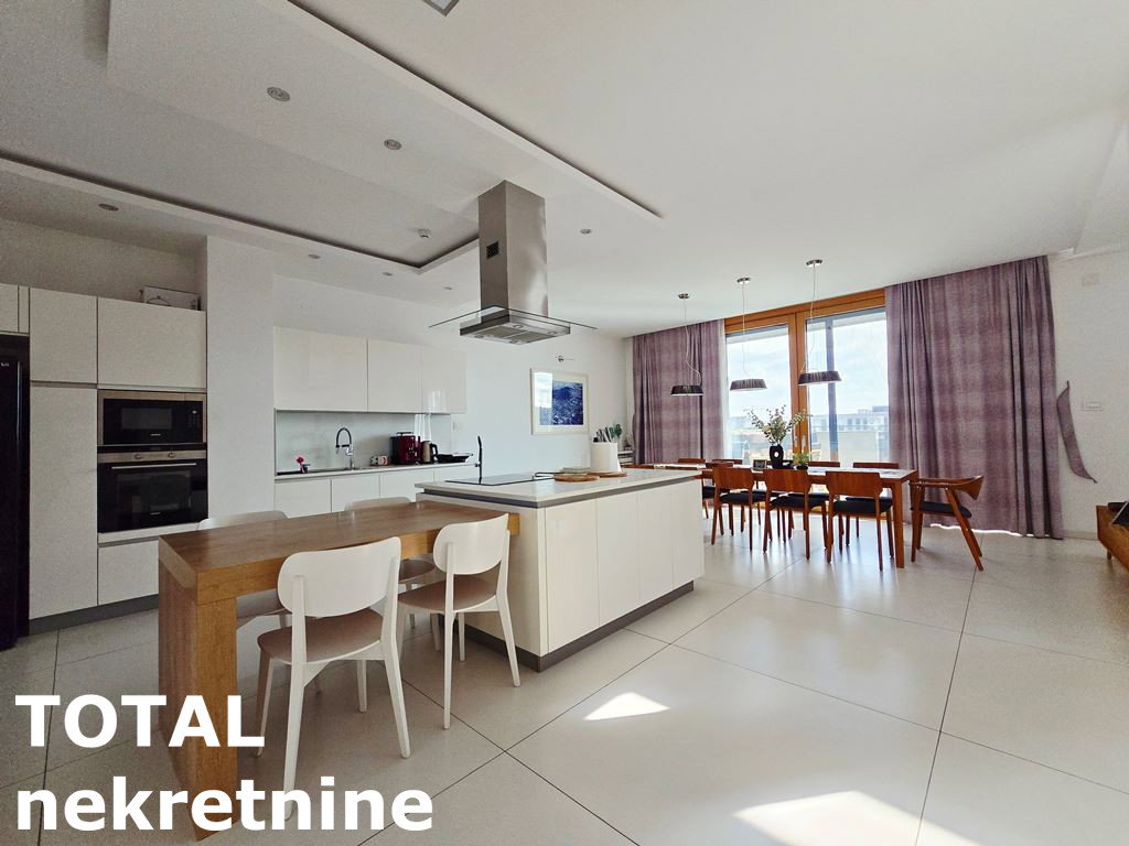 Višesoban stan na prodaju, Centar, Novi Sad, 352m², 1.573.840 €