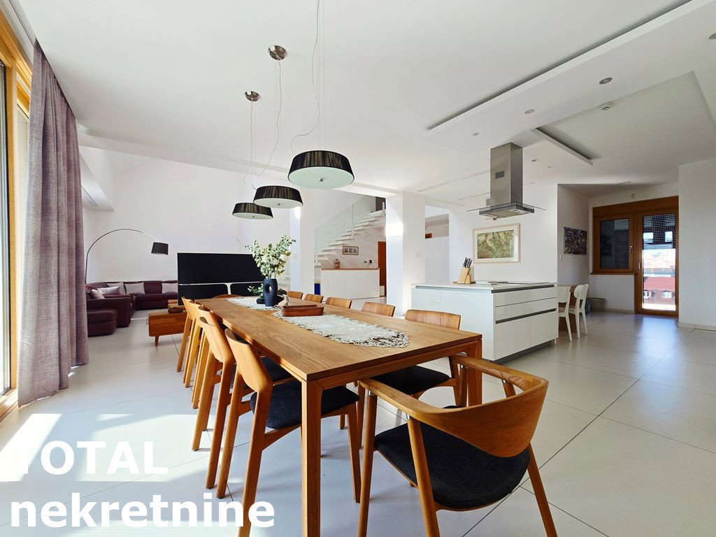 Višesoban stan na prodaju, Centar, Novi Sad, 352m², 1.573.840 €