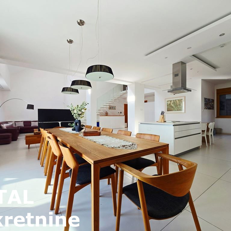Višesoban stan na prodaju, Centar, Novi Sad, 352m², 1.573.840 €