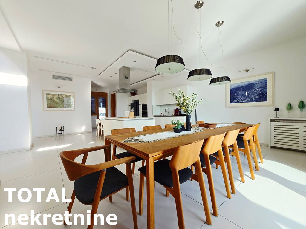 Višesoban stan na prodaju, Centar, Novi Sad, 352m², 1.573.840 €