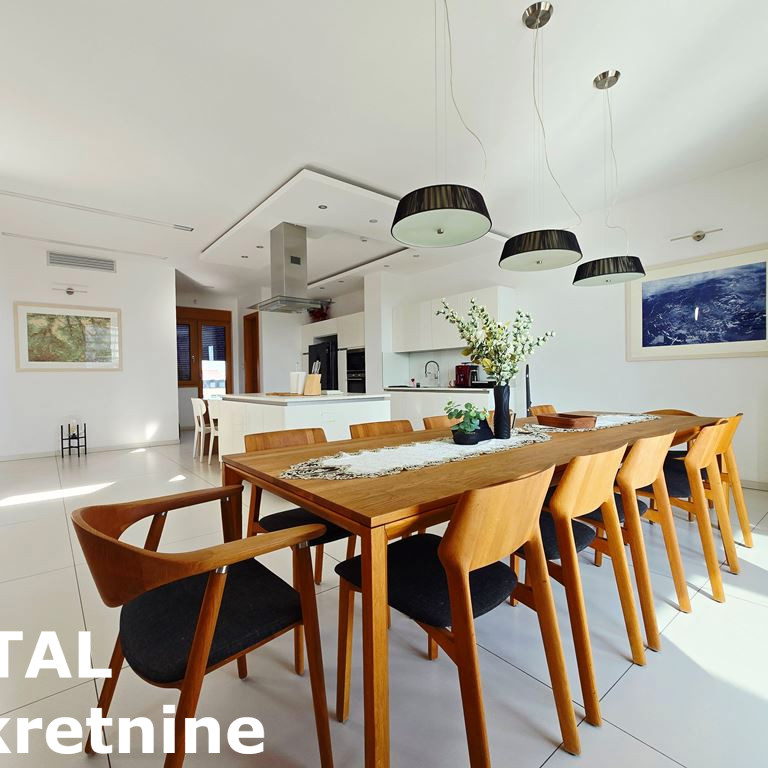 Višesoban stan na prodaju, Centar, Novi Sad, 352m², 1.573.840 €