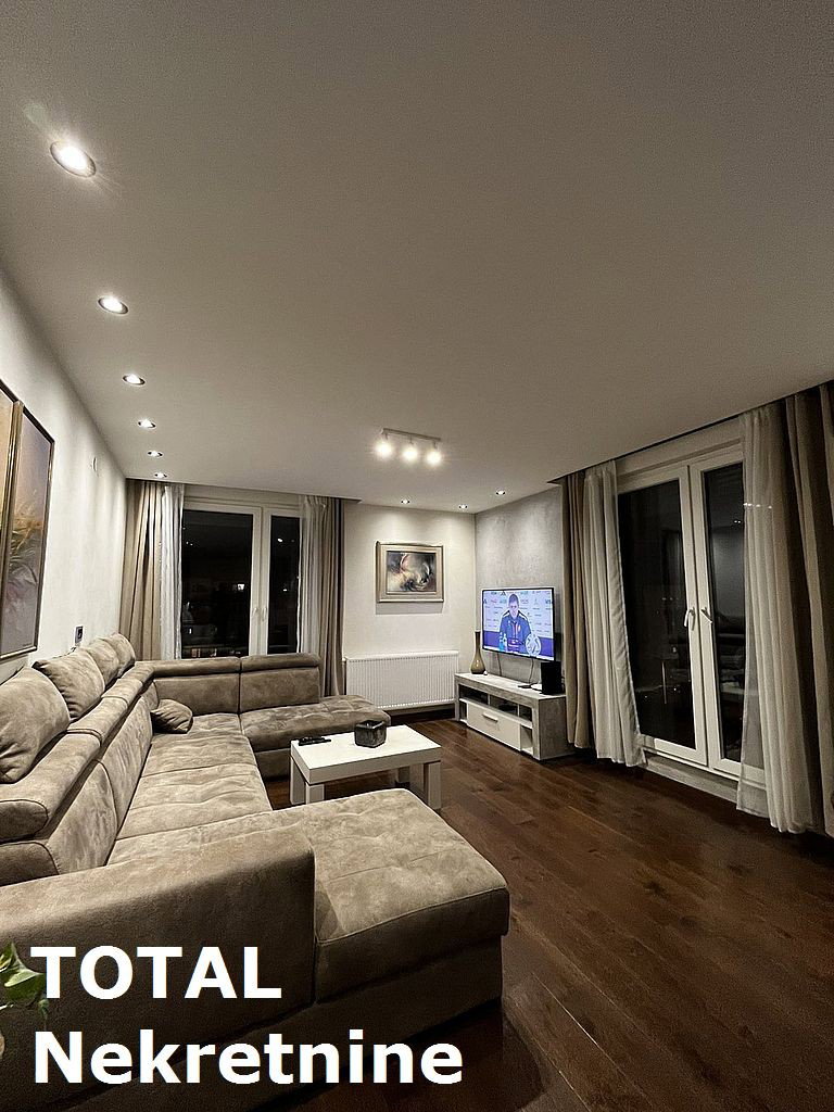 Četvorosoban stan na prodaju, Subotički Bulevar, Novi Sad, 103m², 360.500 €