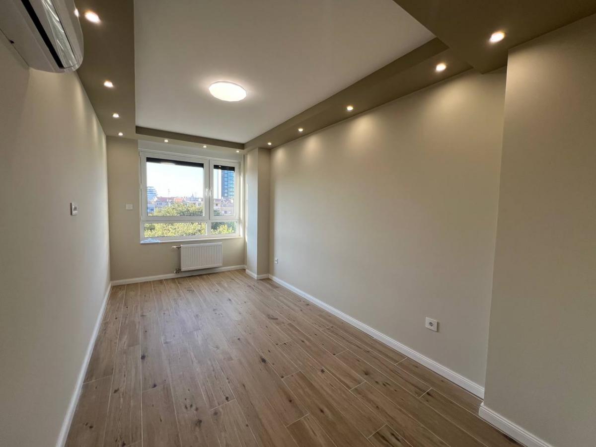 Lokal Izdavanje Novi Sad  101 m2