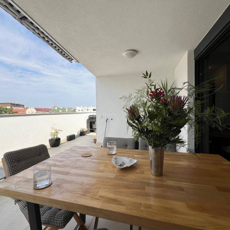 Trosoban stan na prodaju, Centar, Novi Sad, 117m², 375.000 €
