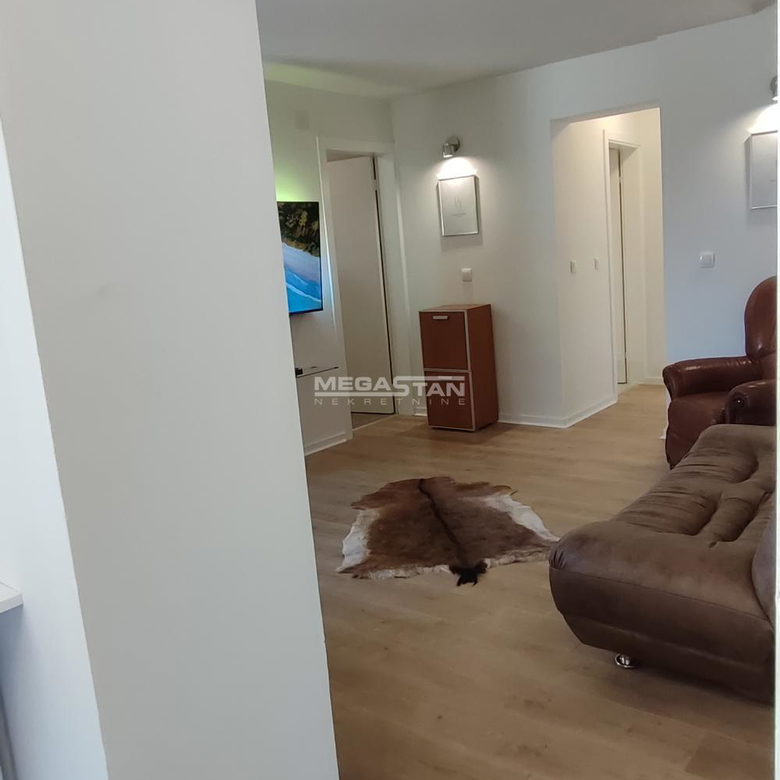 Stan Izdavanje Beograd Politika 60 m2