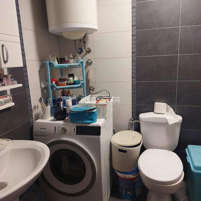 Dvoiposoban stan na prodaju, Blok 63, Beograd, 67m², 270.000 €