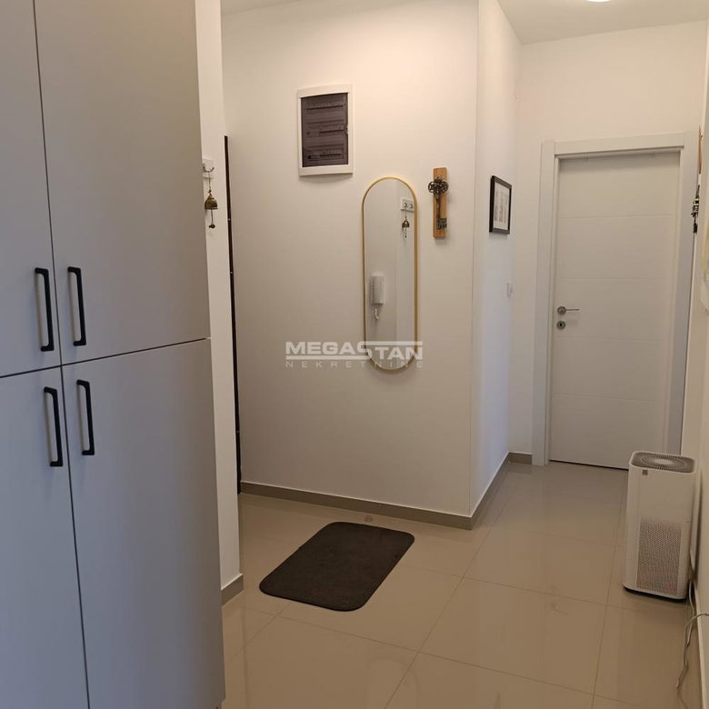 Trosoban stan na prodaju, Centar, Pančevo, 78m², 168.500 €