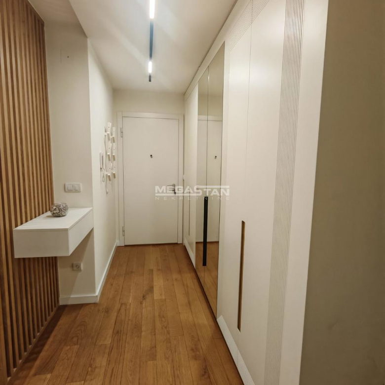 Trosoban stan na prodaju, Centar, Beograd, 82m², 311.600 €