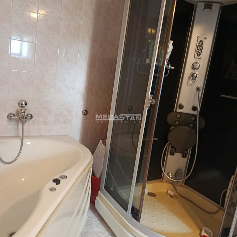 Četvorosoban stan za izdavanje, Borča, Beograd, 115m², 600 €/mes