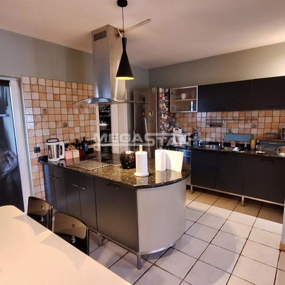 Četvorosoban stan na prodaju, Centar, Beograd, 127m², 397.000 €