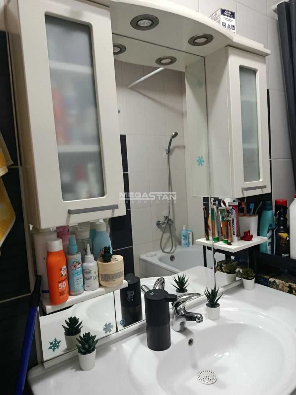 Dvoiposoban stan na prodaju, Borča, Beograd, 51m², 135.000 €