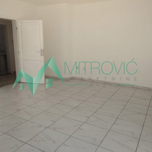 Lokal na prodaju, Nova Detelinara, Novi Sad, 300m², 3.500 €