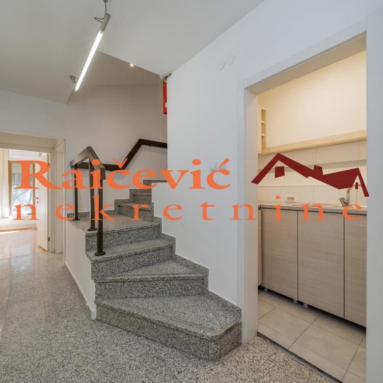Lokal Izdavanje Beograd Senjak 195 m2