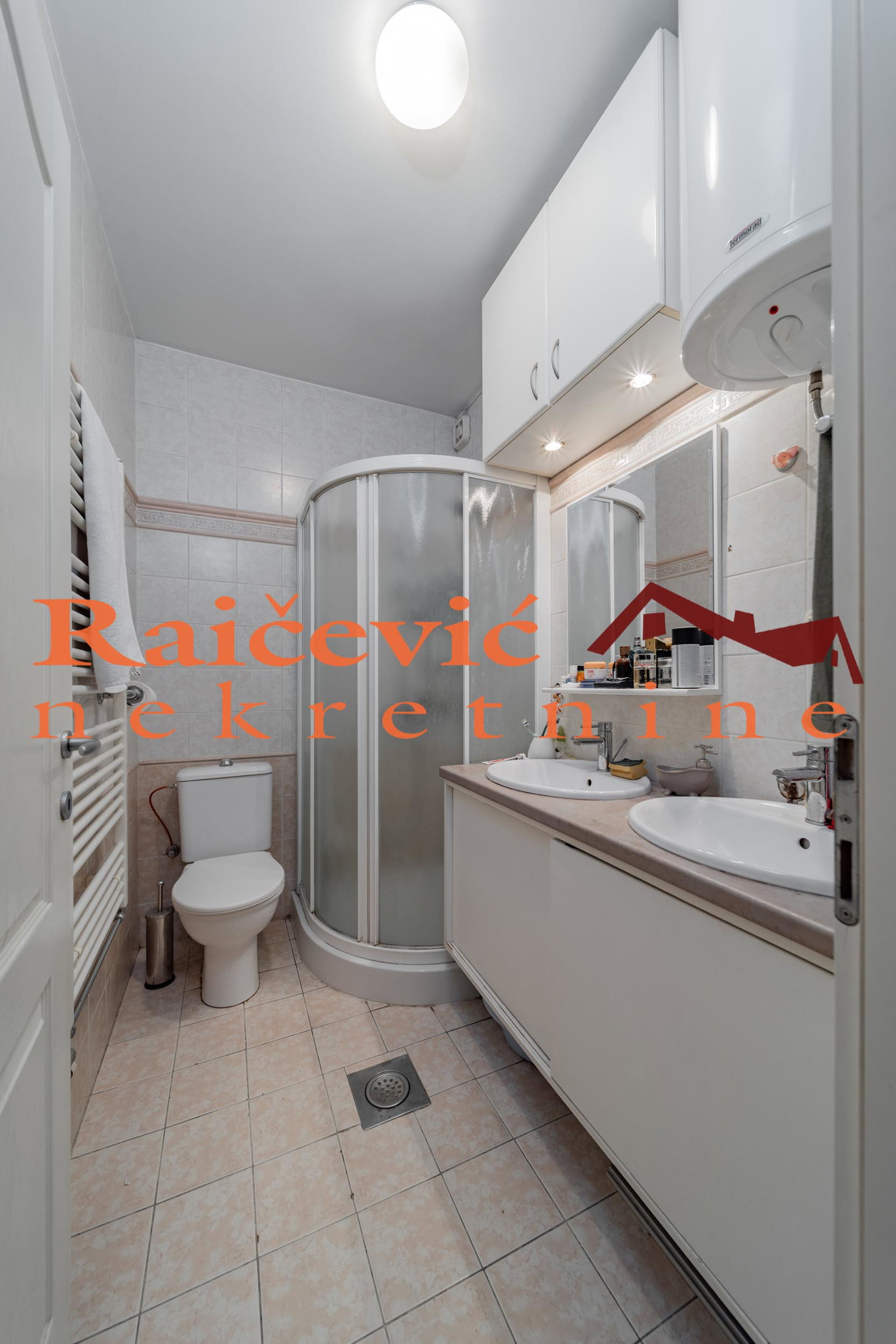 124866 Stan Prodaja Beograd Centar (Čukarica) 202 m2