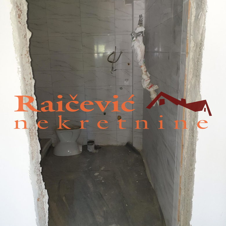 Četvorosoban stan na prodaju, Jajinci, Beograd, 66m², 150.000 €