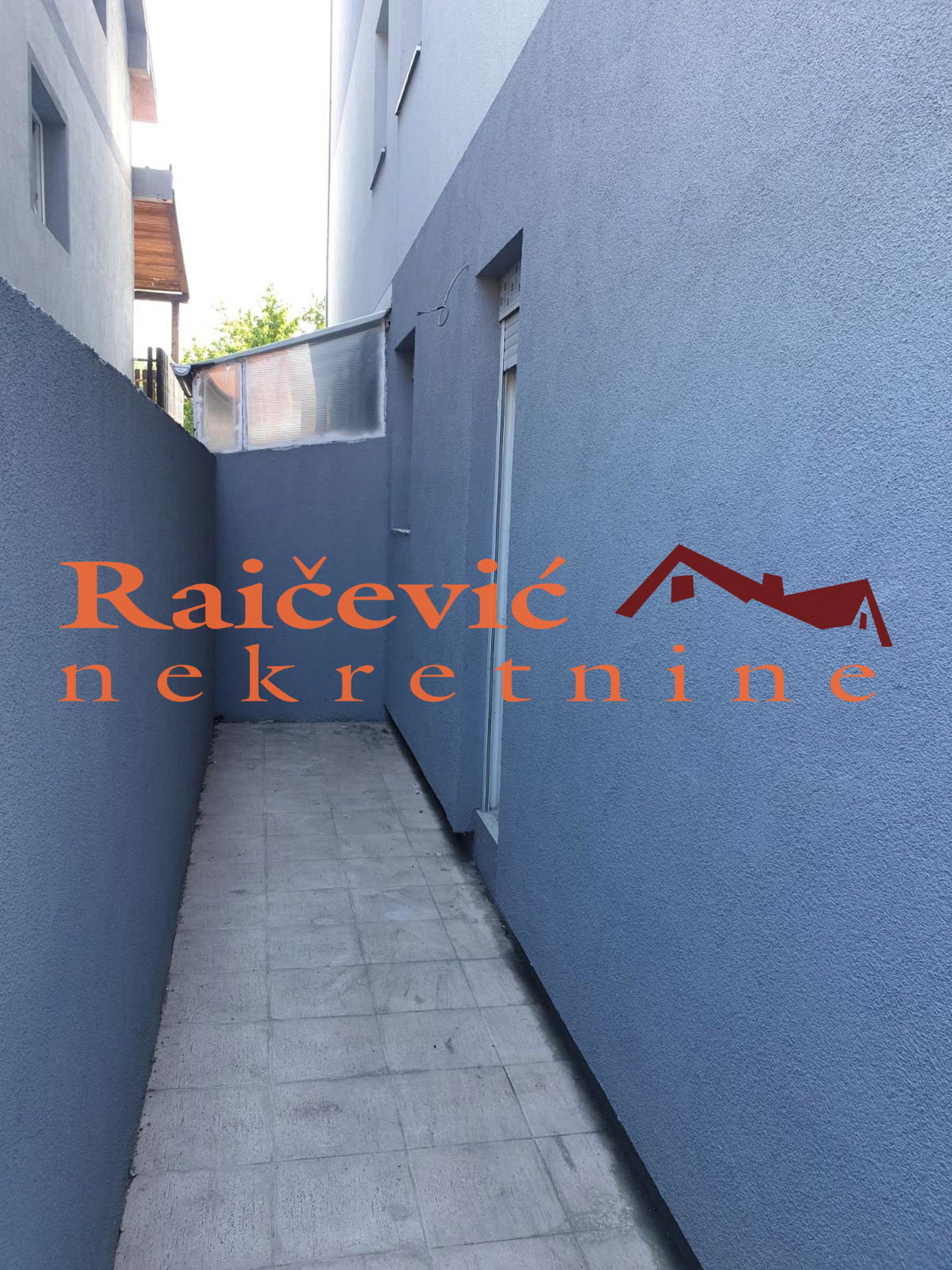 Četvorosoban stan na prodaju, Jajinci, Beograd, 66m², 150.000 €