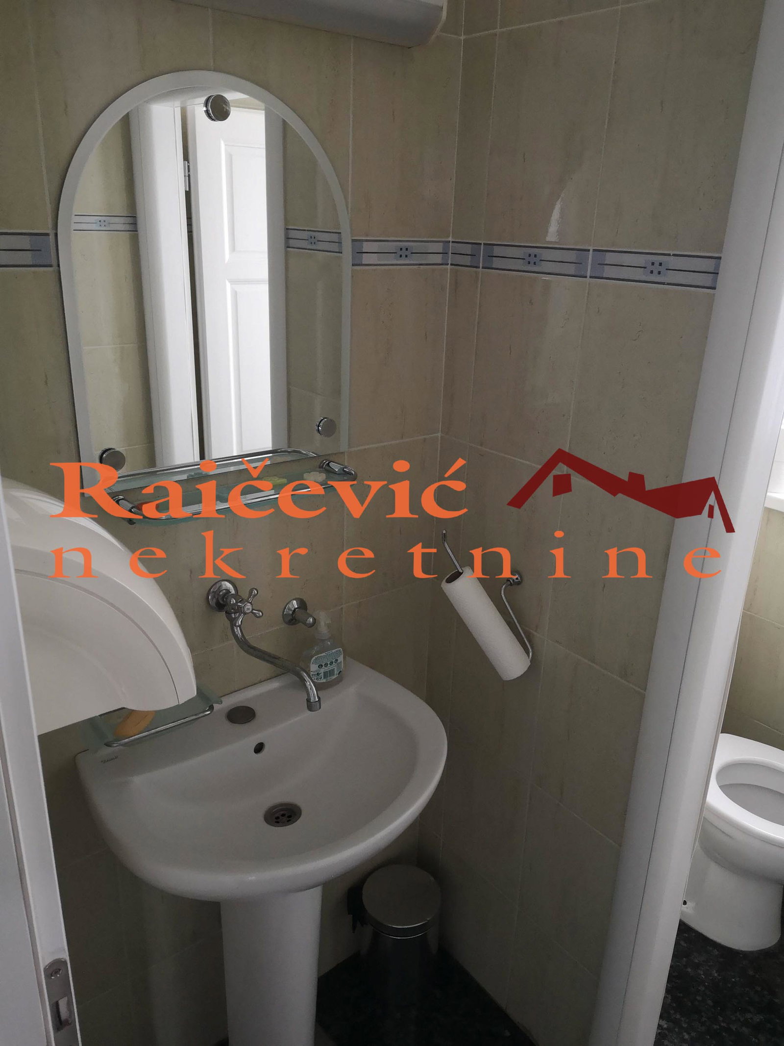 126526 Lokal Prodaja Beograd Lekino Brdo 299 m2