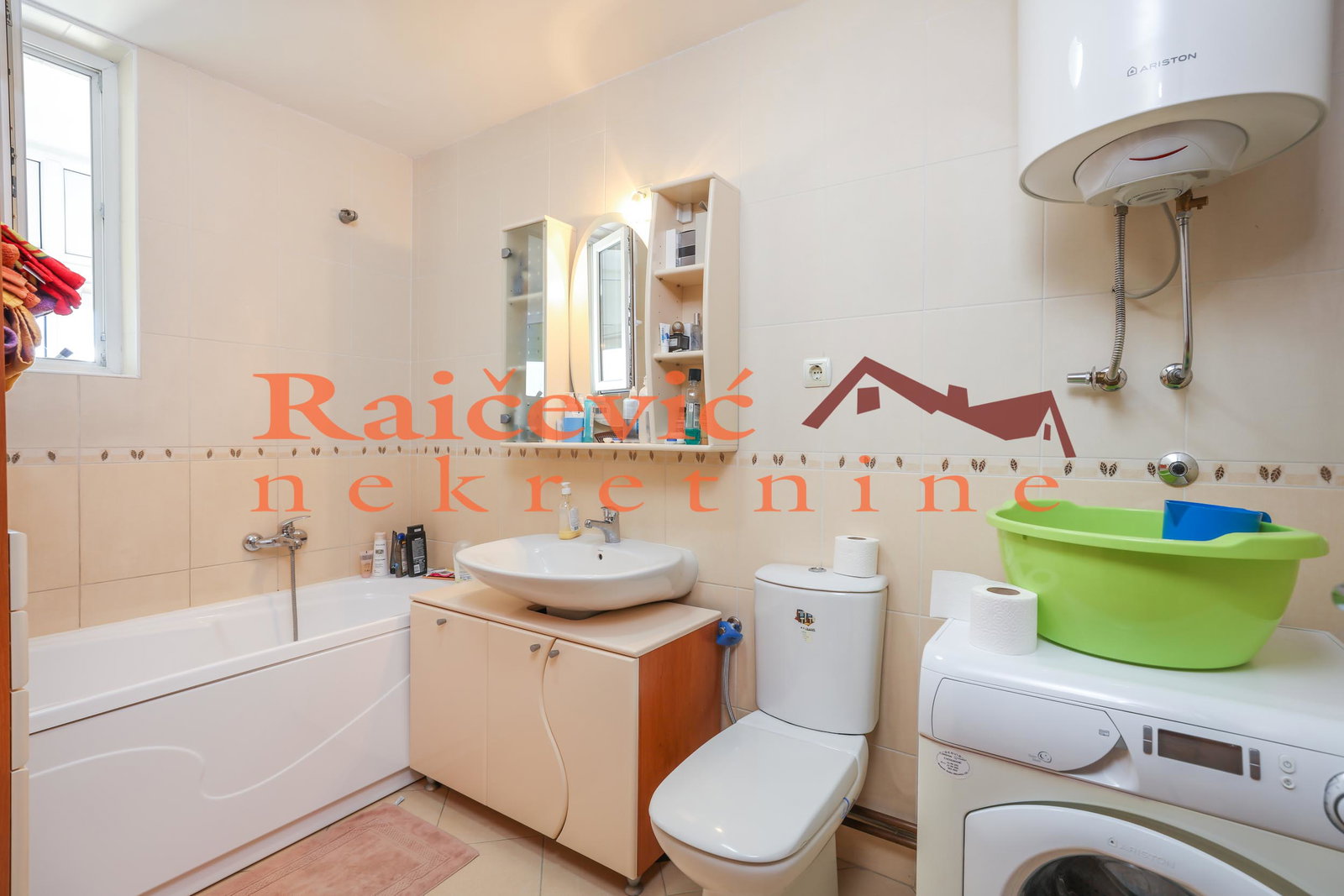 126779 Četvorosoban stan na prodaju, Voždovac, Beograd, 86m², 299.000 €