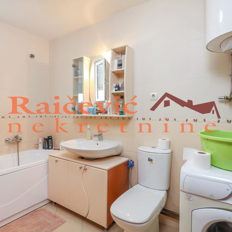 Četvorosoban stan na prodaju, Voždovac, Beograd, 86m², 299.000 €