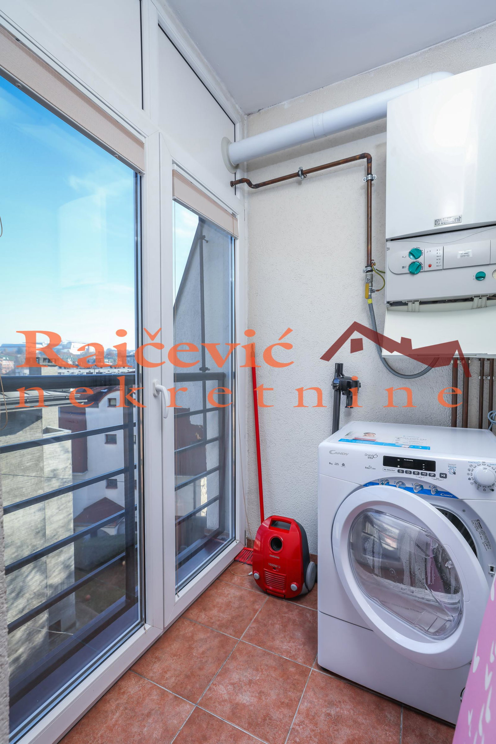 126780 Četvorosoban stan na prodaju, Voždovac, Beograd, 86m², 299.000 €