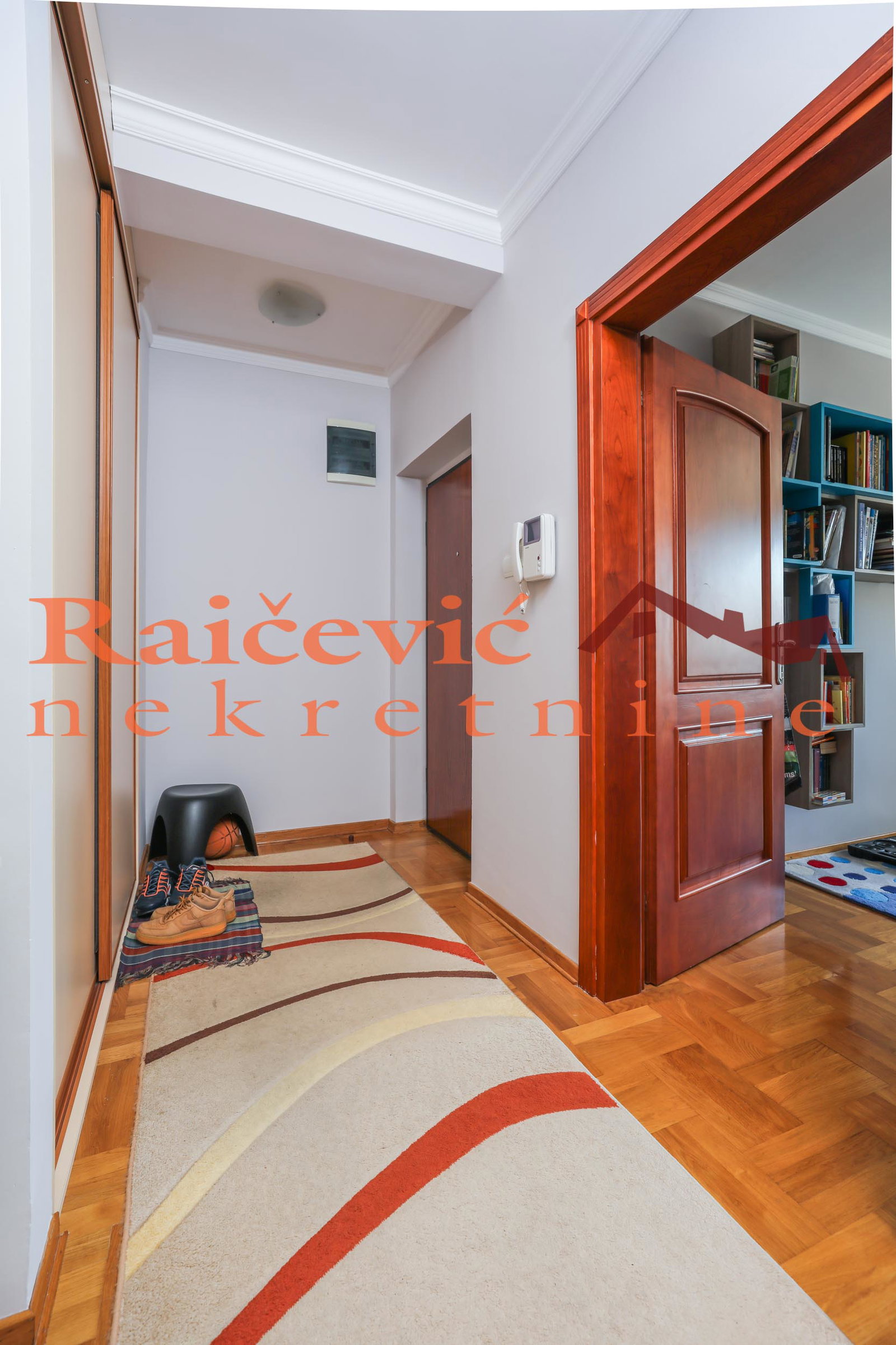 126783 Četvorosoban stan na prodaju, Voždovac, Beograd, 86m², 299.000 €