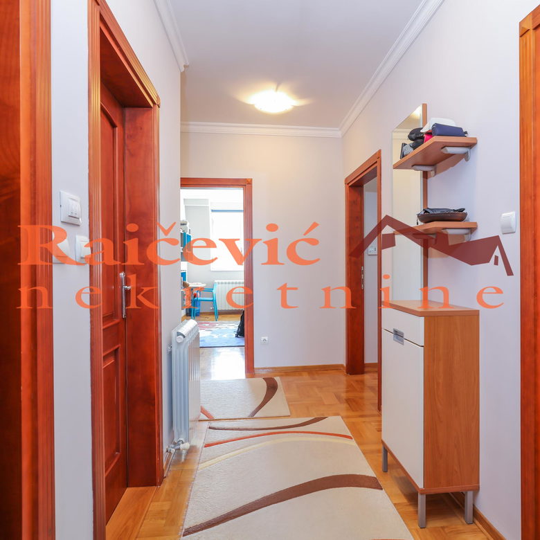 Četvorosoban stan na prodaju, Voždovac, Beograd, 86m², 299.000 €