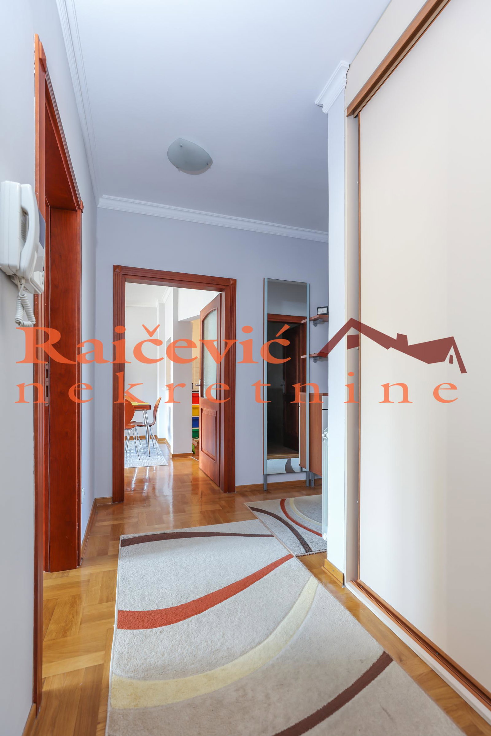 126785 Četvorosoban stan na prodaju, Voždovac, Beograd, 86m², 299.000 €