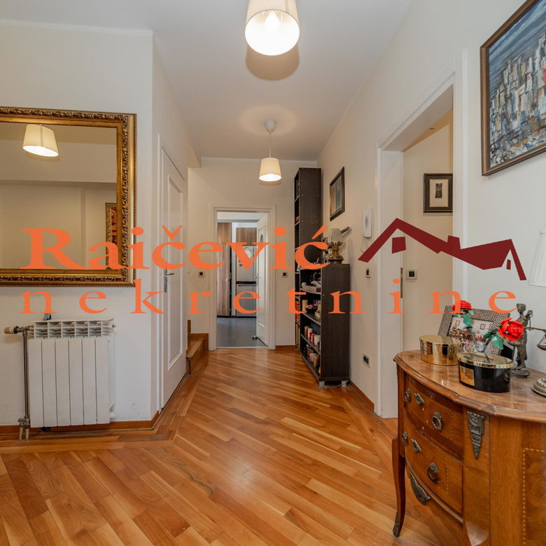 Stan Prodaja Beograd Vukov Spomenik 160 m2