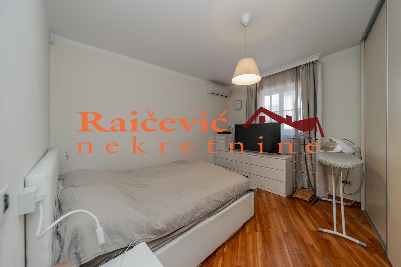 128010 Petosoban stan na prodaju, Vukov Spomenik, Beograd, 160m², 595.000 €