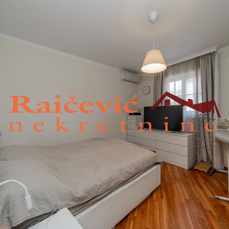 Petosoban stan na prodaju, Vukov Spomenik, Beograd, 160m², 595.000 €