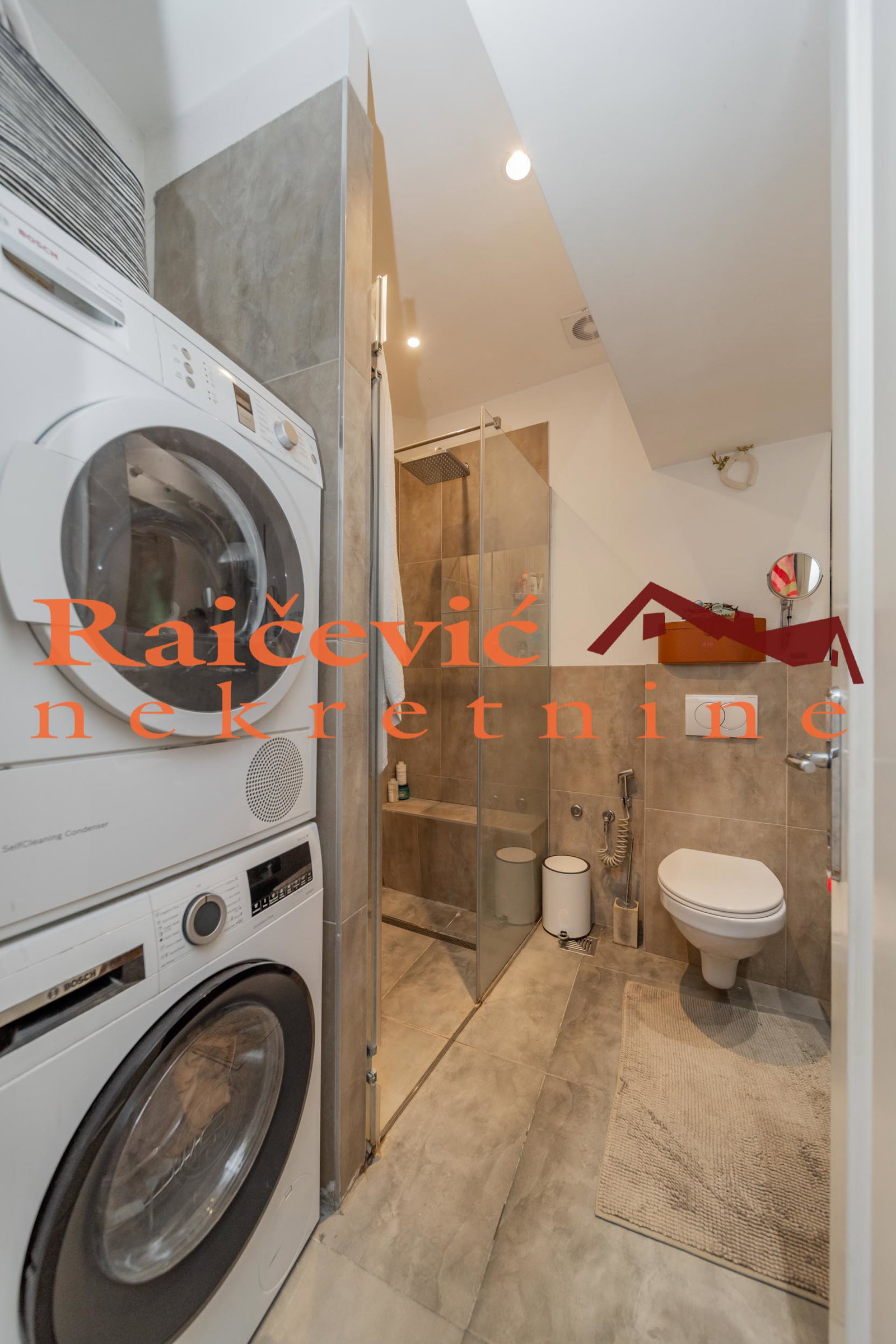 128011 Petosoban stan na prodaju, Vukov Spomenik, Beograd, 160m², 595.000 €
