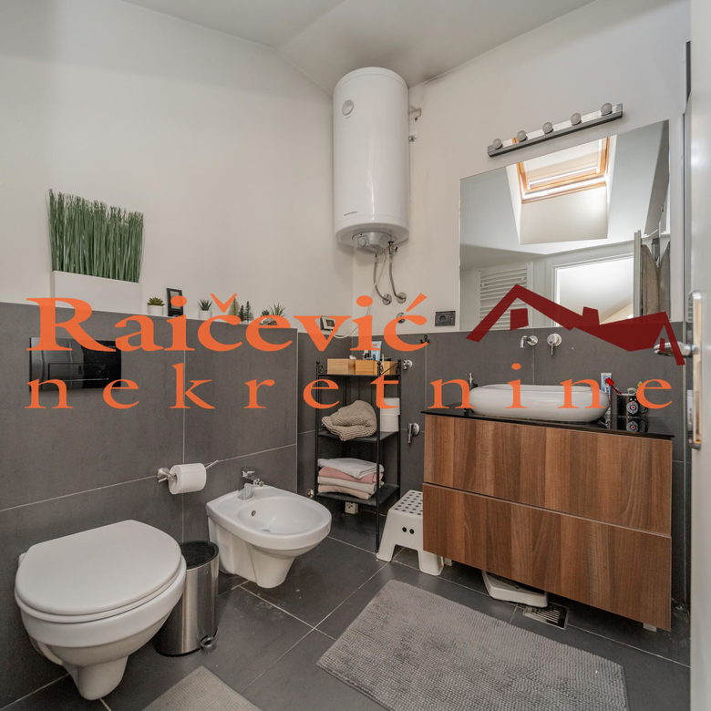 Petosoban stan na prodaju, Vukov Spomenik, Beograd, 160m², 595.000 €