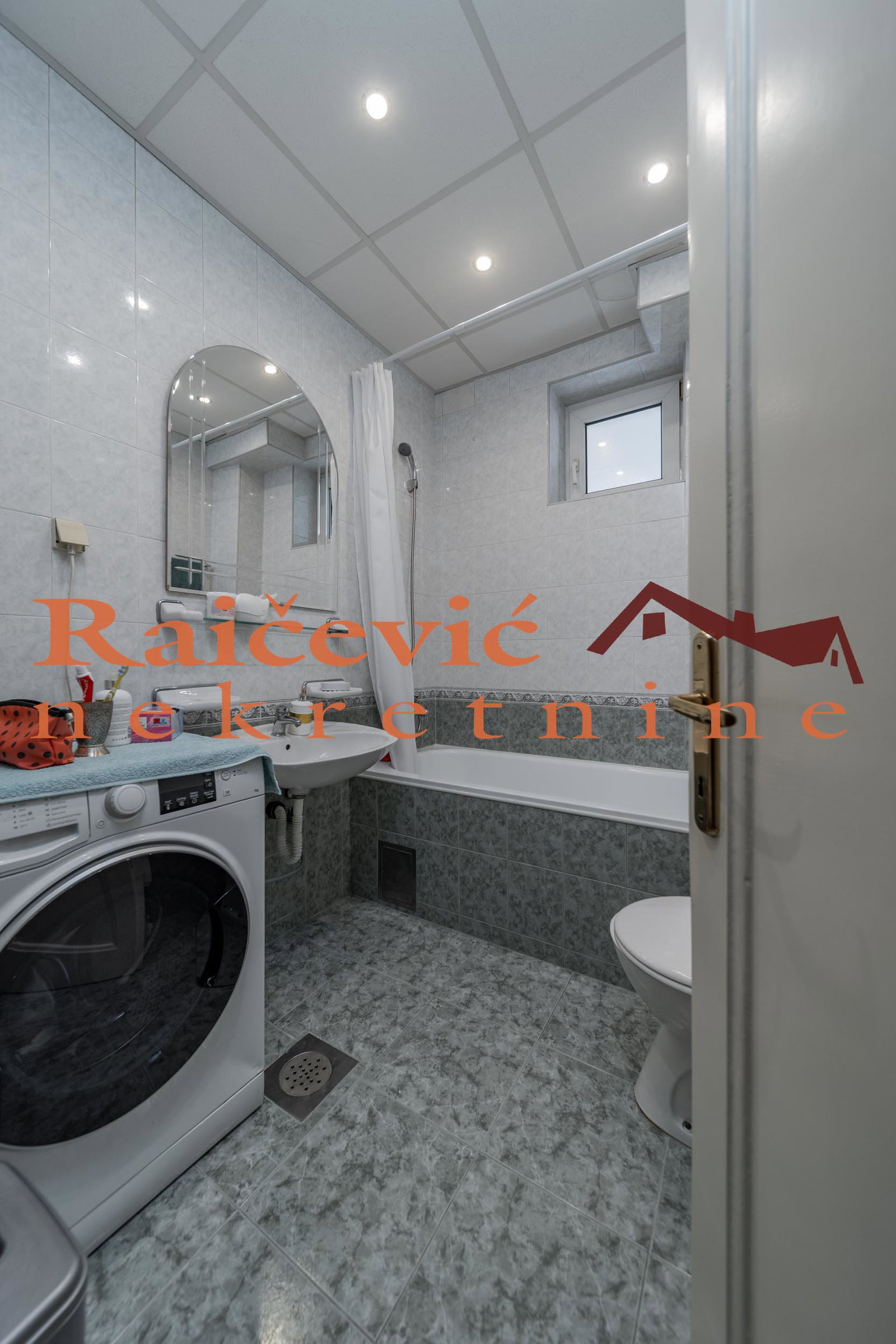 131895 Petosoban stan za izdavanje, Crveni Krst, Beograd, 108m², 2.000 €/mes