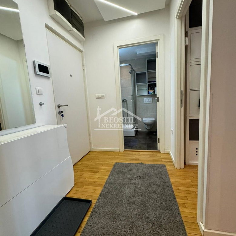Jednoiposoban stan na prodaju, Zelena Avenija, Beograd, 41m², 196.800 €