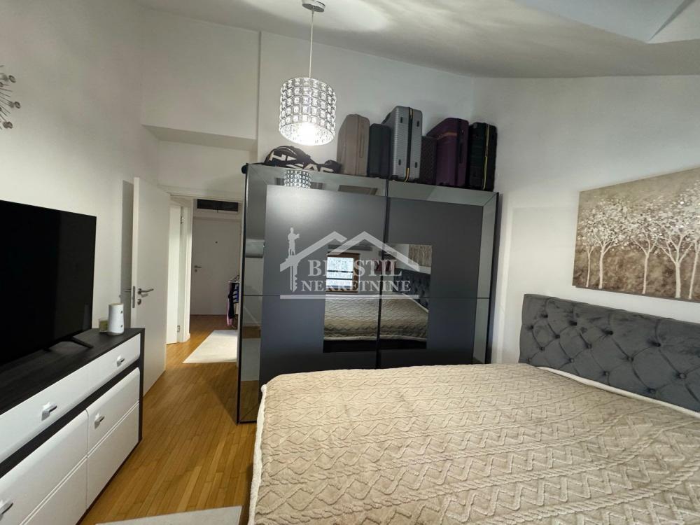 Trosoban stan na prodaju, Zelena Avenija, Beograd, 65.89m², 279.900 €