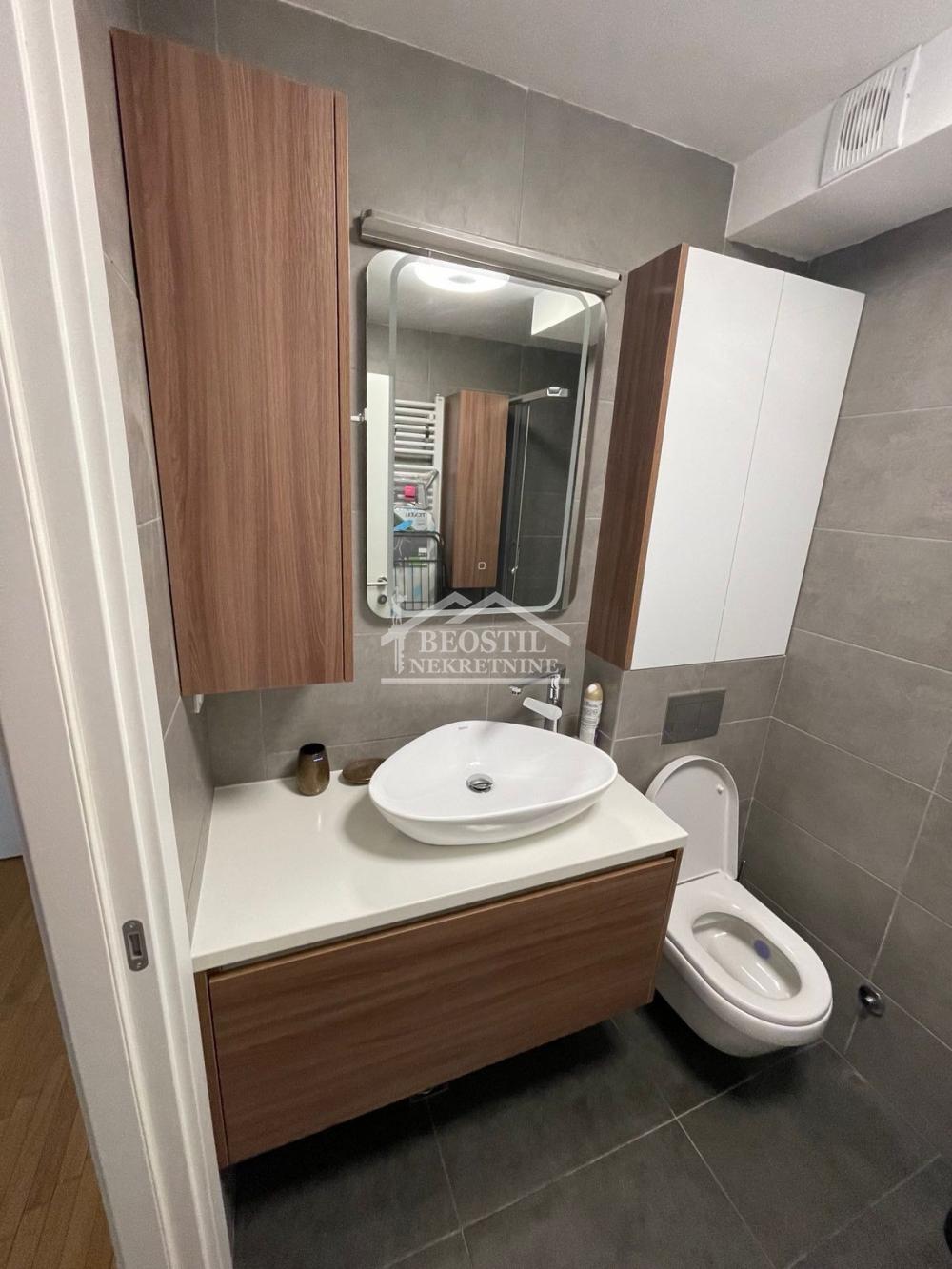 Trosoban stan na prodaju, Zelena Avenija, Beograd, 65.89m², 279.900 €