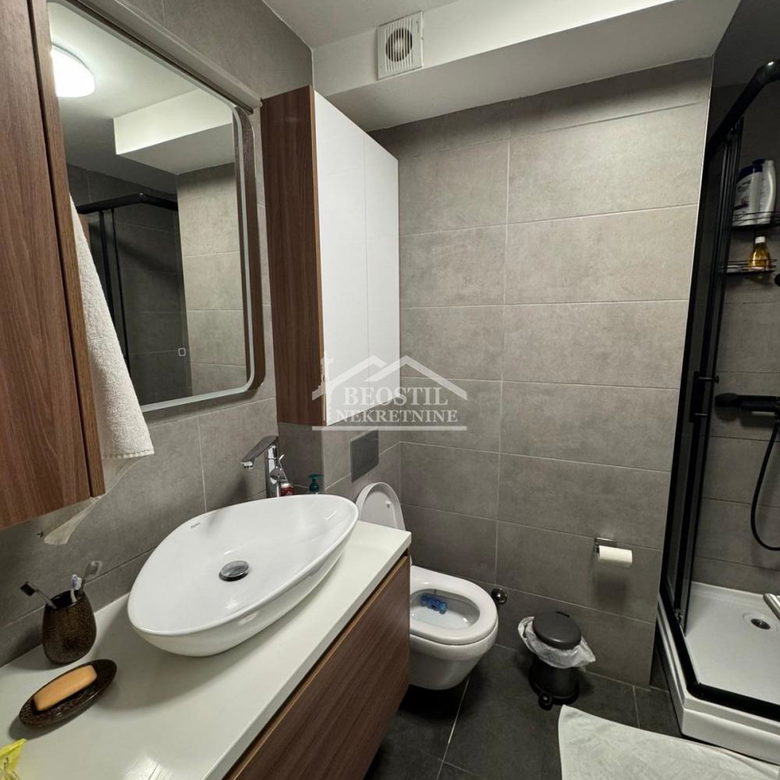 Trosoban stan na prodaju, Zelena Avenija, Beograd, 65.89m², 279.900 €