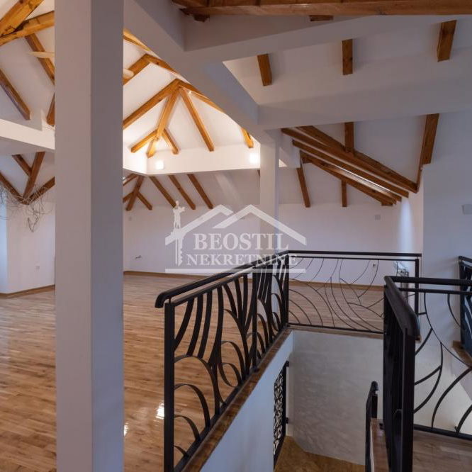 Kuća za izdavanje, Jajinci, Beograd, 417m², 3.000 €/mes