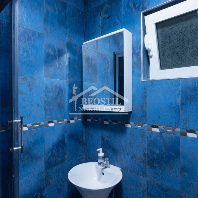 Kuća za izdavanje, Jajinci, Beograd, 417m², 3.000 €/mes