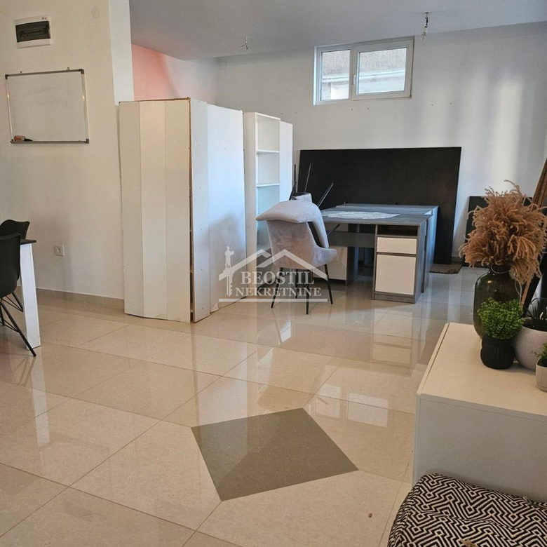 Lokal Prodaja Beograd Višnjica 137 m2
