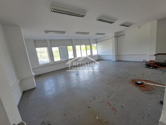 Lokal Izdavanje Beograd Batajnica 701 m2