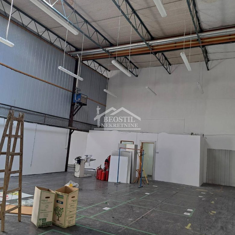 Lokal Izdavanje Beograd Batajnica 701 m2