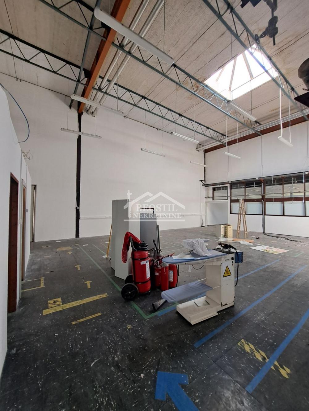 Lokal Izdavanje Beograd Batajnica 701 m2
