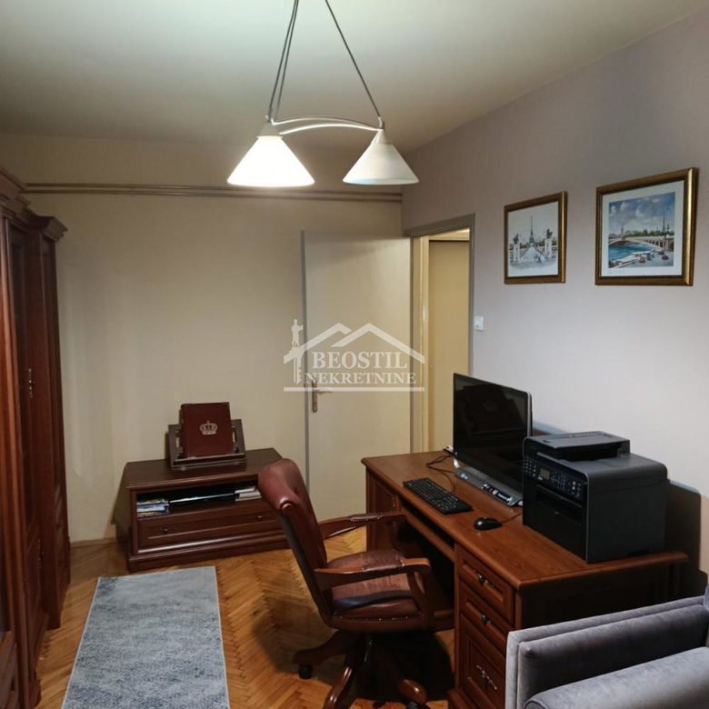 Četvorosoban stan na prodaju, Gradska Bolnica, Beograd, 104m², 348.000 €