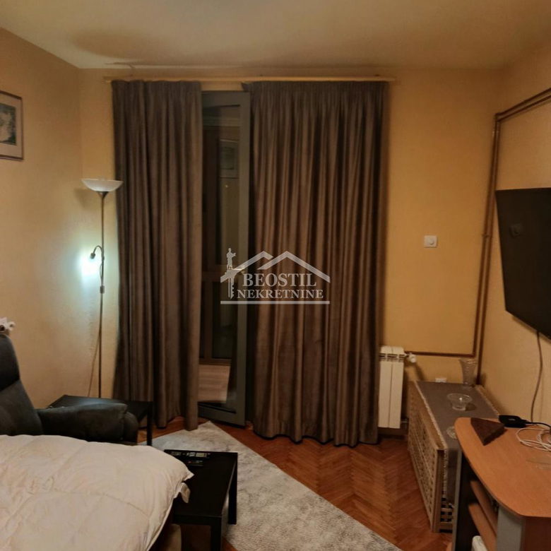 Četvorosoban stan na prodaju, Gradska Bolnica, Beograd, 104m², 348.000 €