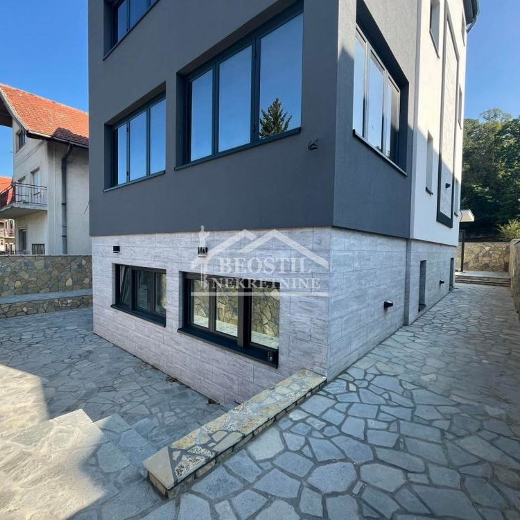 Četvorosoban stan na prodaju, Centar, Smederevo, 83m², 168.900 €