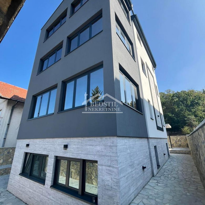 Četvorosoban stan na prodaju, Centar, Smederevo, 83m², 168.900 €