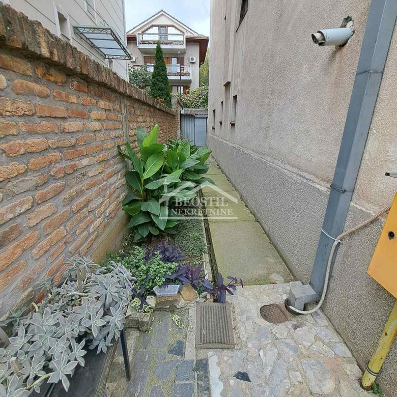 Kuća na prodaju, Centar, Beograd, 180m², 271.000 €
