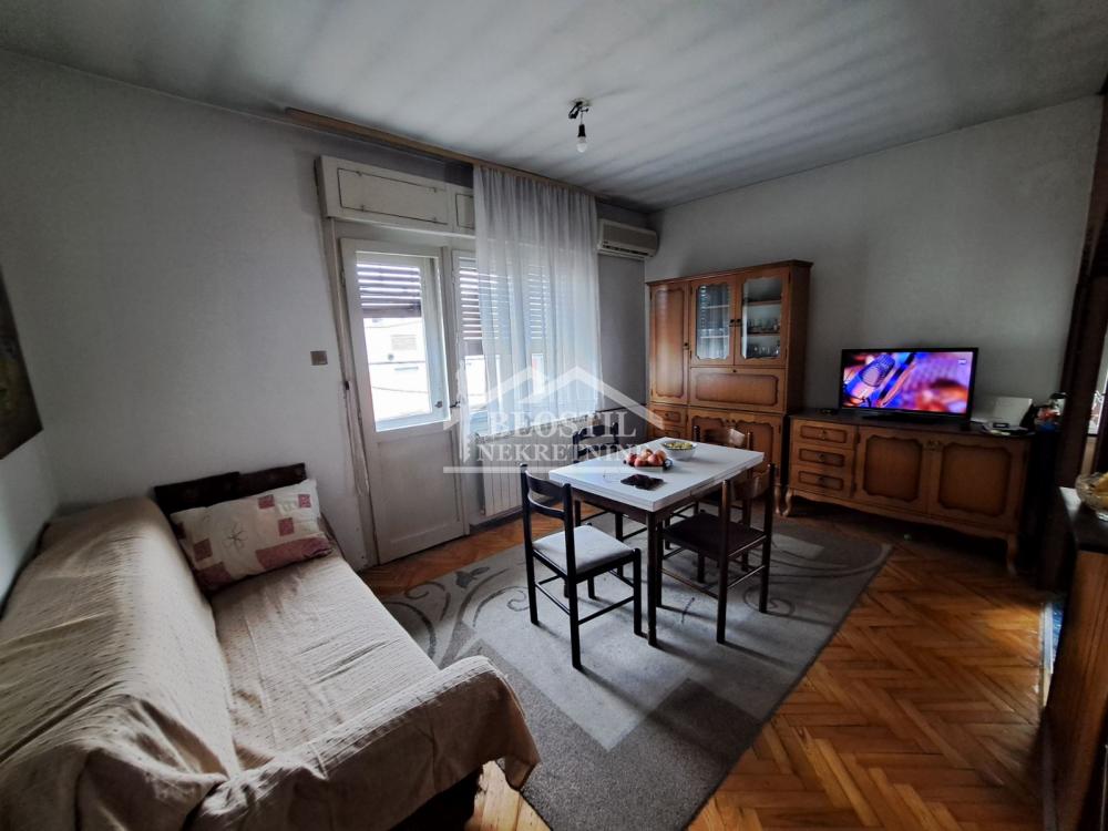 Kuća Prodaja Beograd Kuća Prodaja Beograd Centar (Voždovac) 180 m2